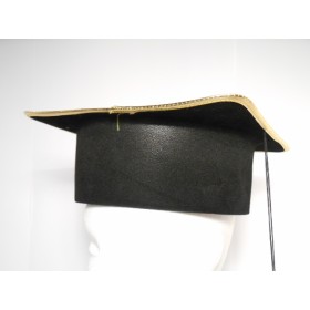 CAPPELLO LAUREATO IN BIFLOCCATO