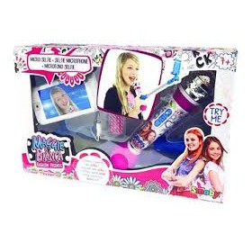 100078 MAGGIE & BIANCA SELFIE MICROFONO