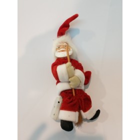 BABBO NATALE SU SCOPA.
