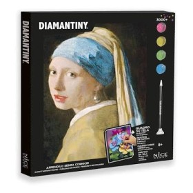 DIAMANTINY NICE RAGAZZA CON ORECCHINO